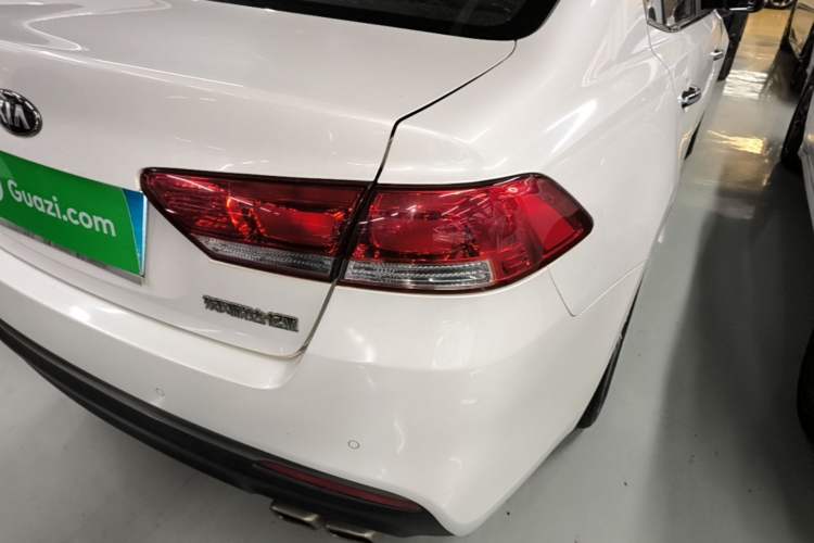 Used Kia K4 2015 1.8L Automatic GLS Special Right Rear Taillight