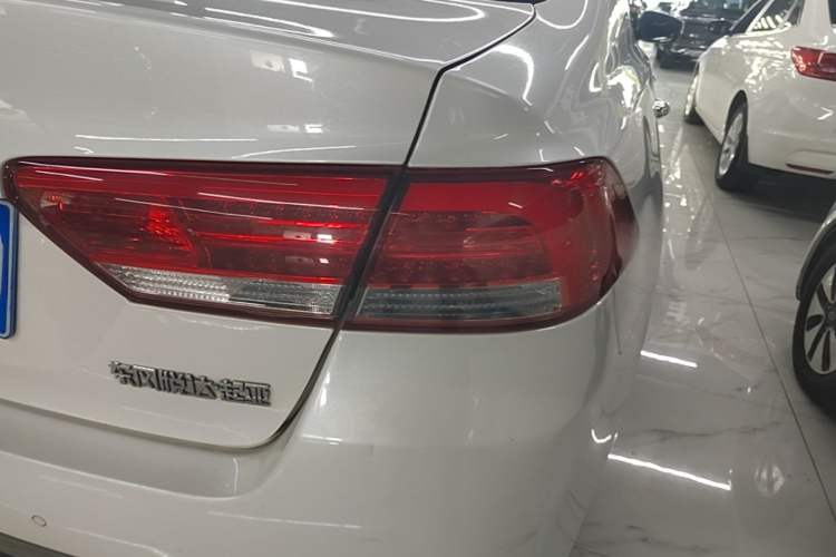 Used Kia K4 2015 1.8L Automatic DLX Special Right Rear Taillight