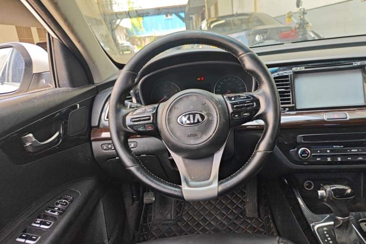 Used Kia K4 2015 1.8L Automatic DLX Special Steering Wheel