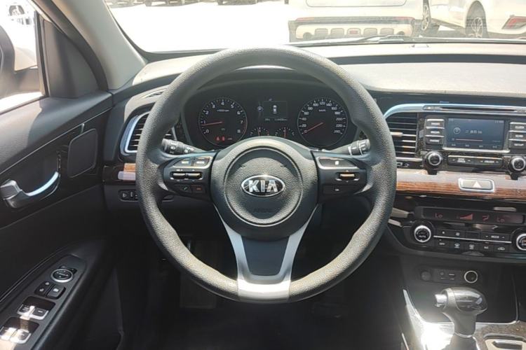 Used Kia K4 2015 1.8L Automatic GLS Special Steering Wheel