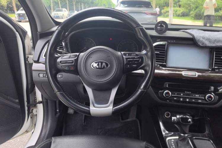 Used Kia K4 2015 1.8L Automatic DLX Special Steering Wheel