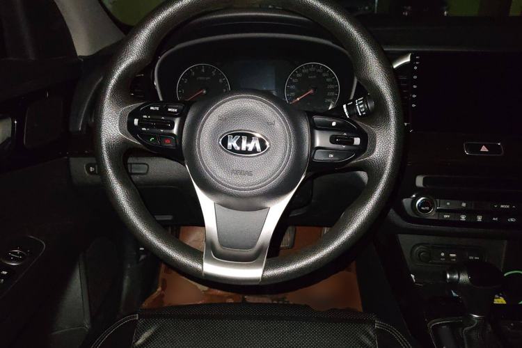 Used Kia K4 2015 1.8L Automatic GLS Special Steering Wheel