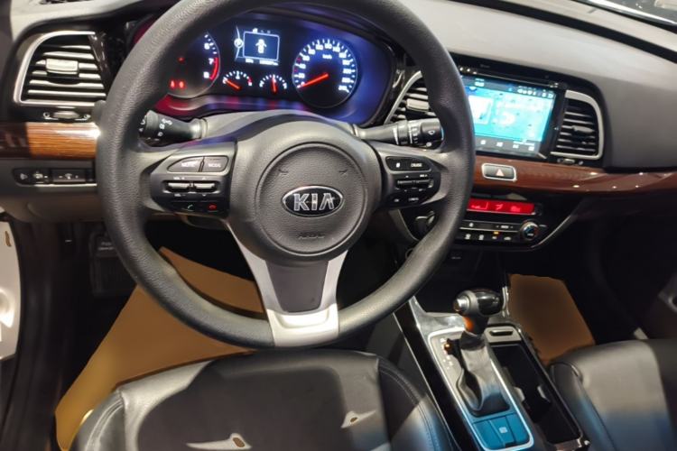 Used Kia K4 2015 1.8L Automatic GLS Special Steering Wheel