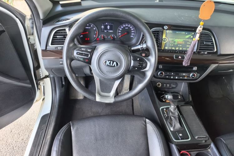 Used Kia K4 2015 1.8L Automatic GLS Special Steering Wheel