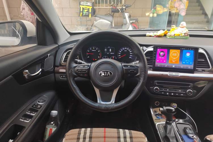 Used Kia K4 2015 1.8L Automatic GLS Special Steering Wheel