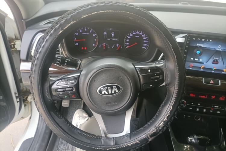 Used Kia K4 2015 1.8L Automatic GLS Special Steering Wheel