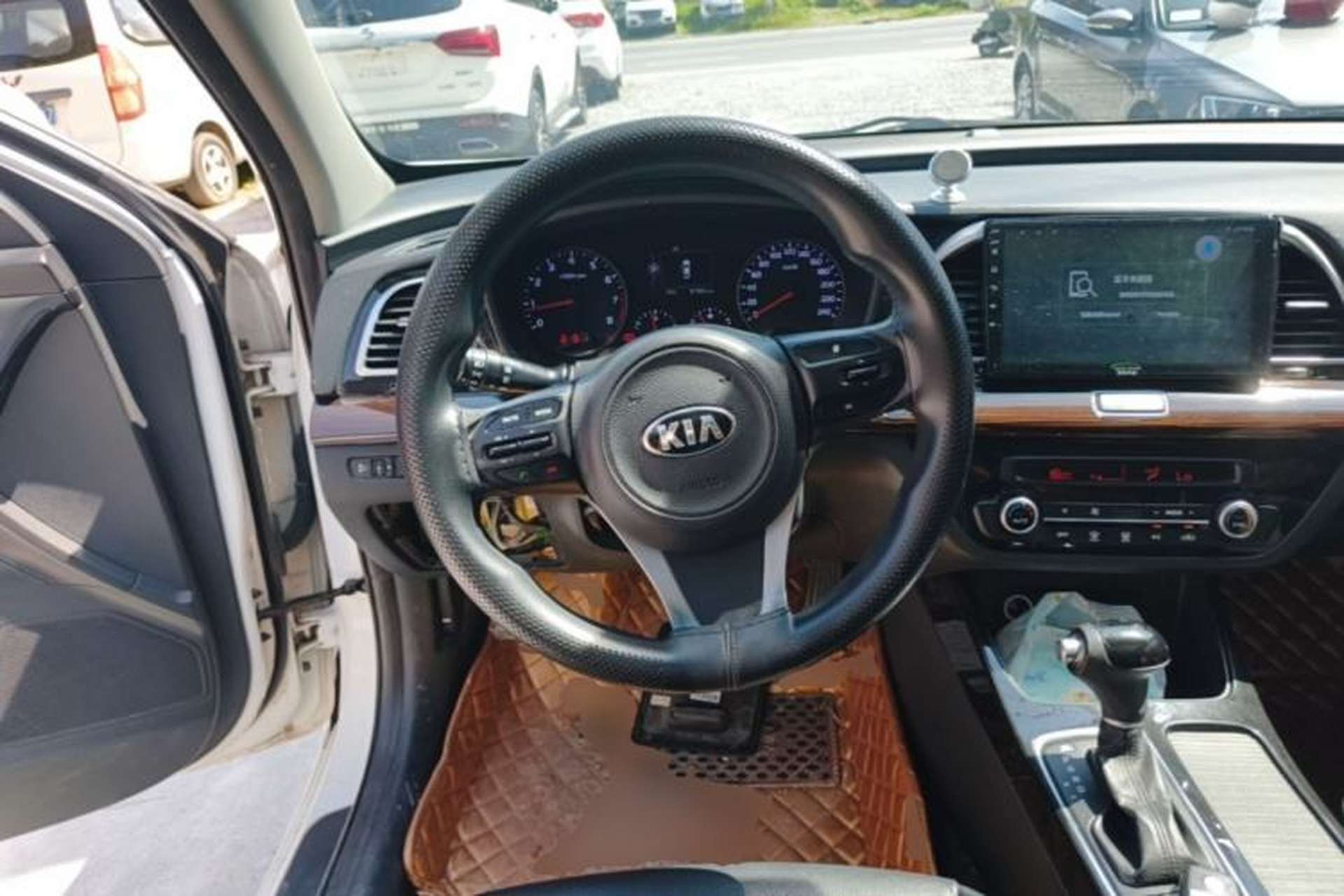 Used Kia K4 2015 1.8L Automatic GLS Special Steering Wheel