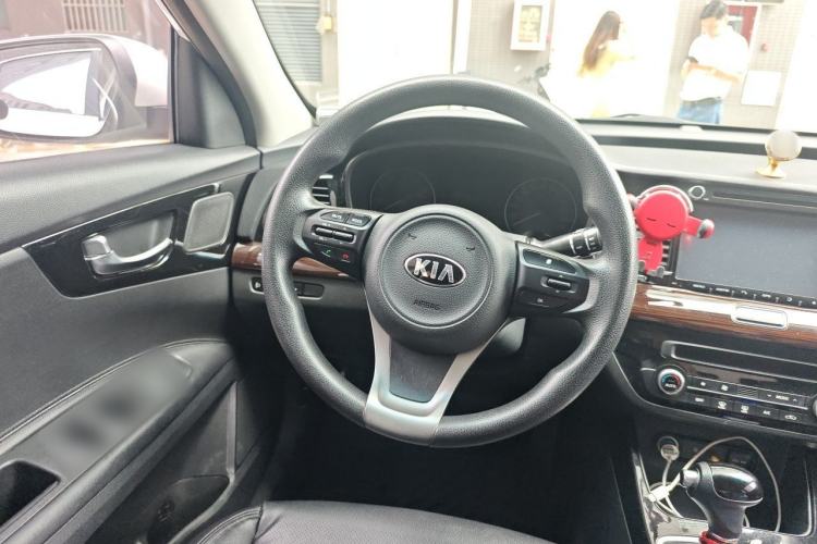 Used Kia K4 2015 1.8L Automatic GLS Special Steering Wheel