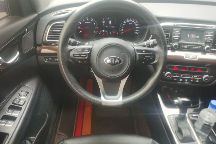 Used Kia K4 2015 1.8L Automatic GLS Special Steering Wheel