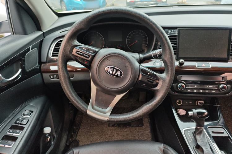 Used Kia K4 2015 1.8L Automatic GLS Special Steering Wheel