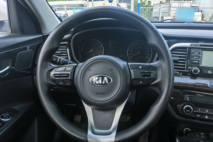 Used Kia K4 2015 1.8L Automatic GLS Special Steering Wheel