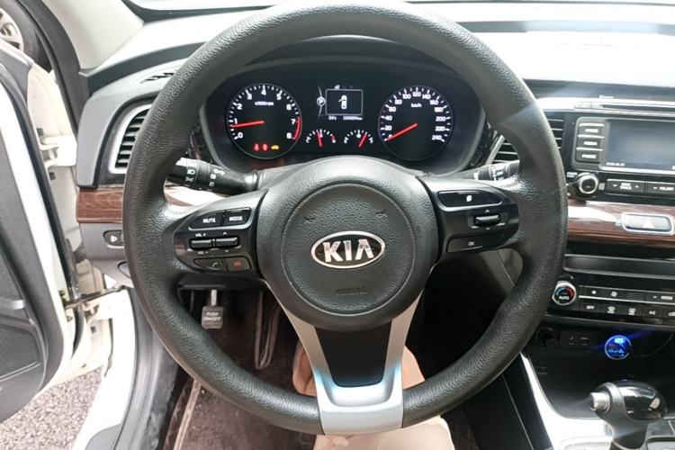 Used Kia K4 2015 1.8L Automatic GLS Special Steering Wheel