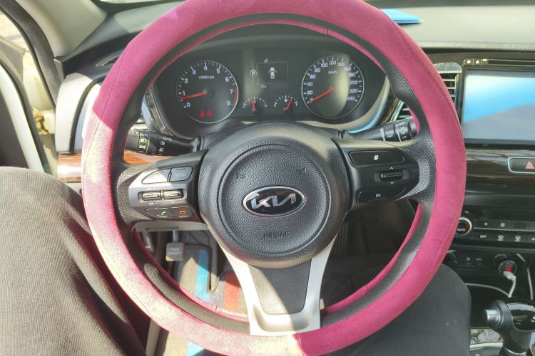 Used Kia K4 2015 1.8L Automatic GLS Special Steering Wheel