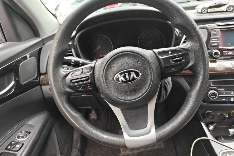 Used Kia K4 2015 1.8L Automatic GLS Special Steering Wheel