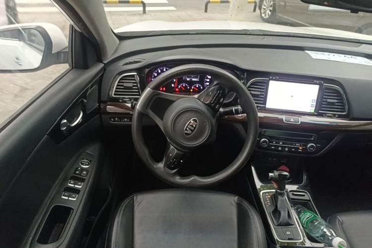 Used Kia K4 2015 1.8L Automatic GLS Special Steering Wheel
