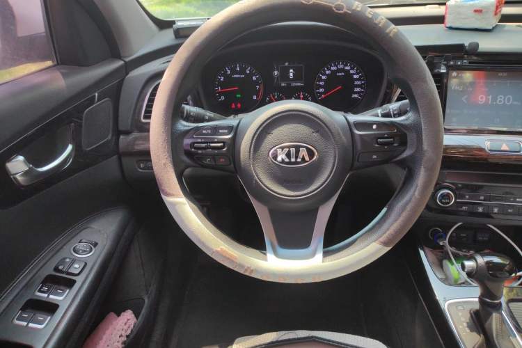 Used Kia K4 2015 1.8L Automatic GLS Special Steering Wheel