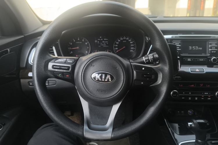Used Kia K4 2015 1.8L Automatic GLS Special Steering Wheel