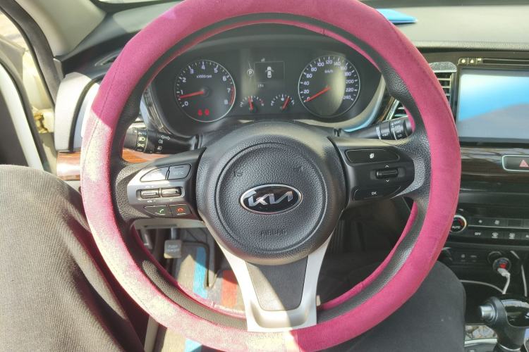 Used Kia K4 2015 1.8L Automatic GLS Special Steering Wheel