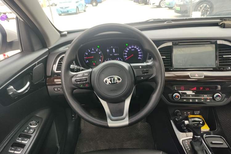Used Kia K4 2015 1.8L Automatic GLS Special Steering Wheel