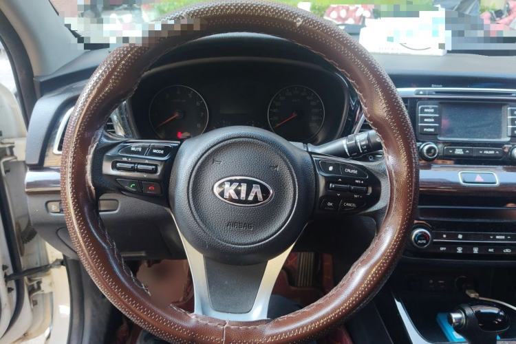 Used Kia K4 2015 1.8L Automatic GLS Special Steering Wheel