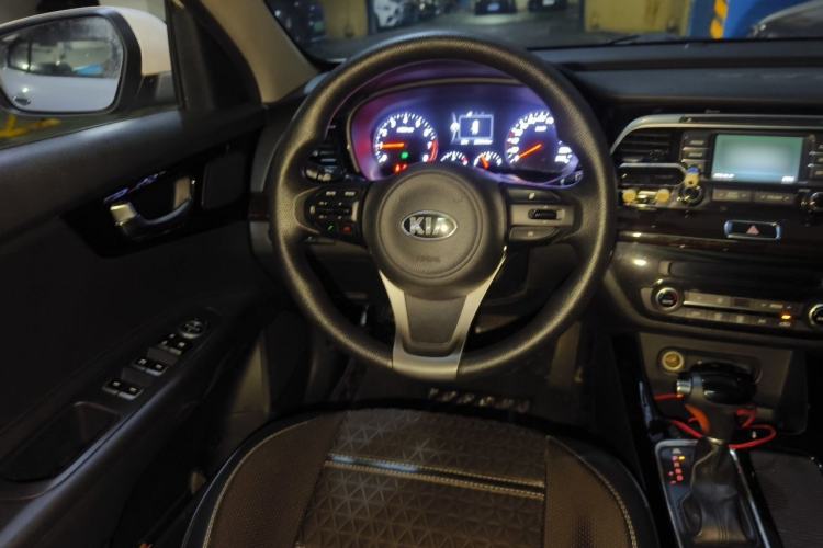 Used Kia K4 2015 1.8L Automatic GLS Special Steering Wheel