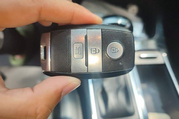 Used Kia K4 2015 1.8L Automatic DLX Special Vehicle Key