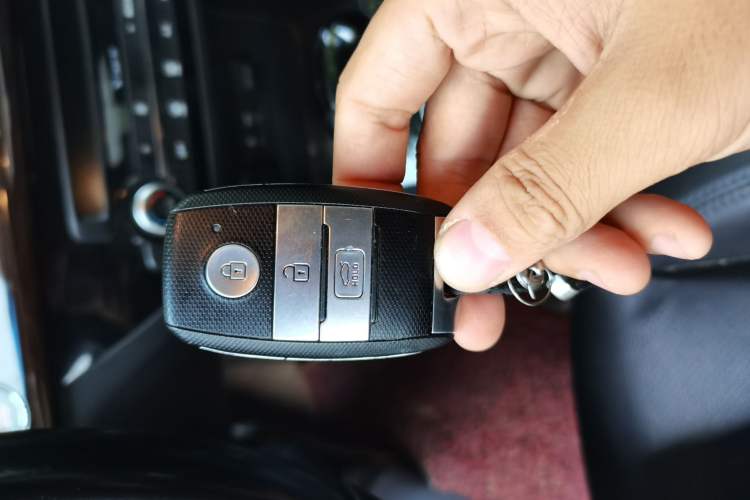 Used Kia K4 2015 1.8L Automatic DLX Special Vehicle Key