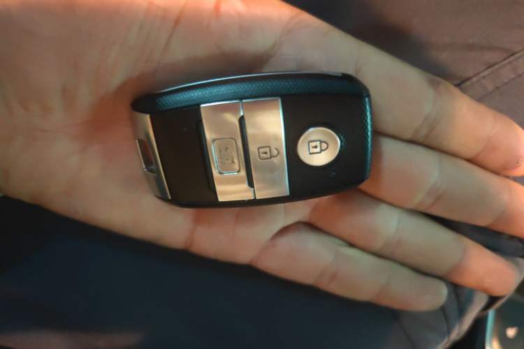 Used Kia K4 2015 1.8L Automatic DLX Special Vehicle Key
