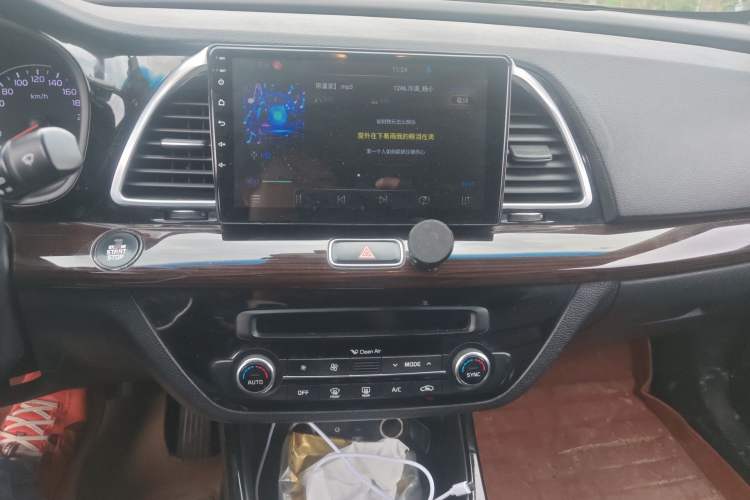 Used Kia K4 2015 1.8L Automatic DLX Special Audio And AC Panel