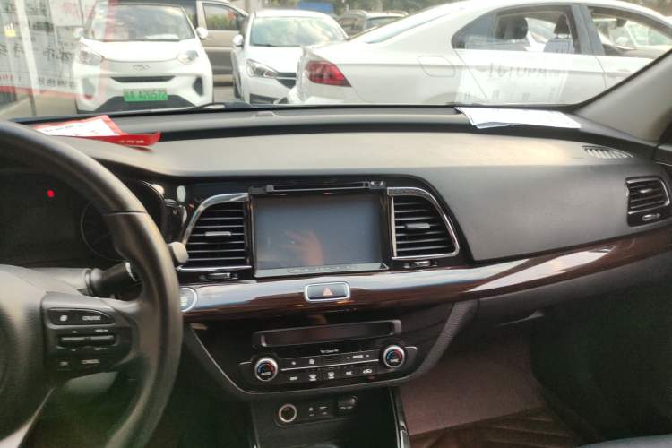 Used Kia K4 2015 1.8L Automatic DLX Special Audio And AC Panel