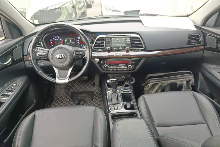 Used Kia K4 2015 1.8L Automatic DLX Special Center Console