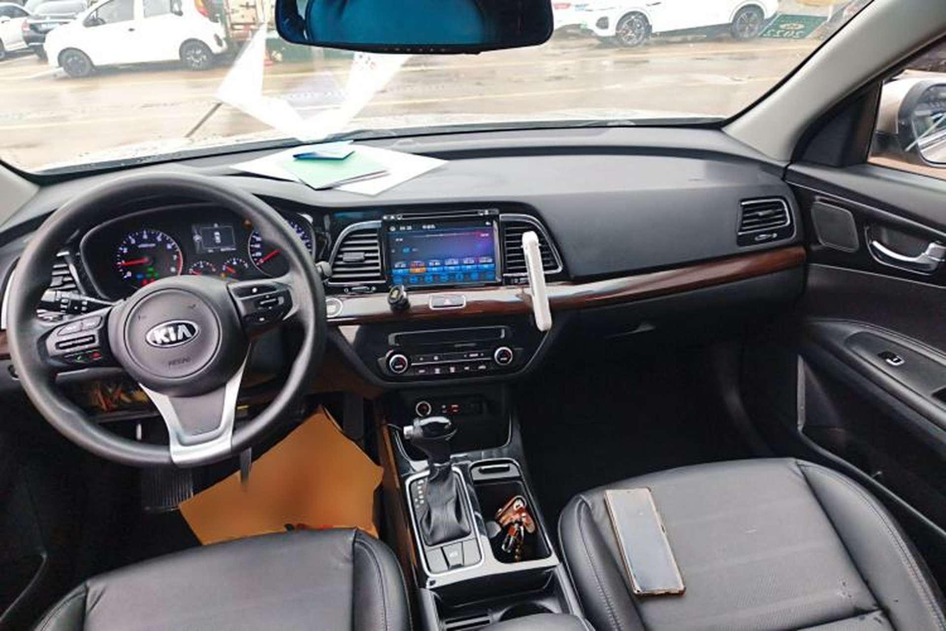 Used Kia K4 2015 1.8L Automatic GLS Special Center Console