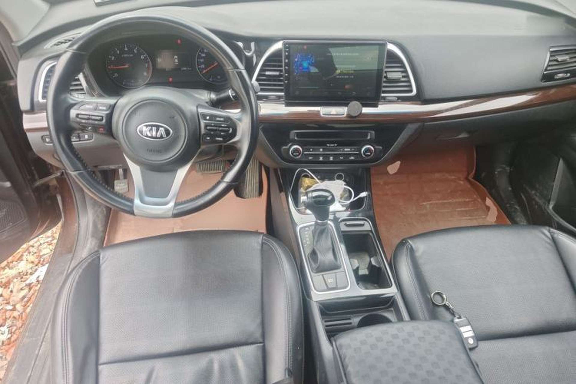 Used Kia K4 2015 1.8L Automatic DLX Special Center Console