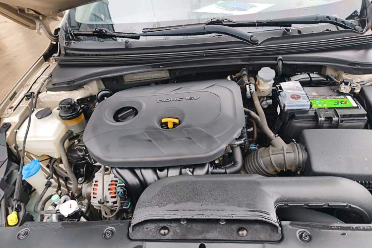 Used Kia K4 2015 1.8L Automatic GLS Special Engine Bay