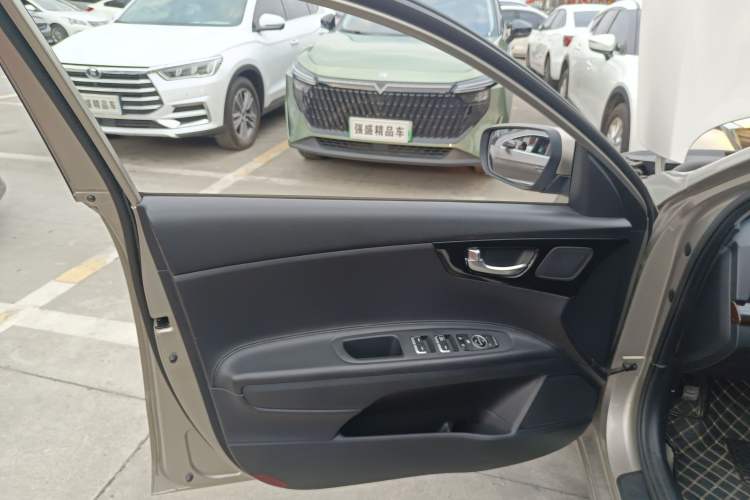 Used Kia K4 2015 1.8L Automatic DLX Special Left Front Door Interior