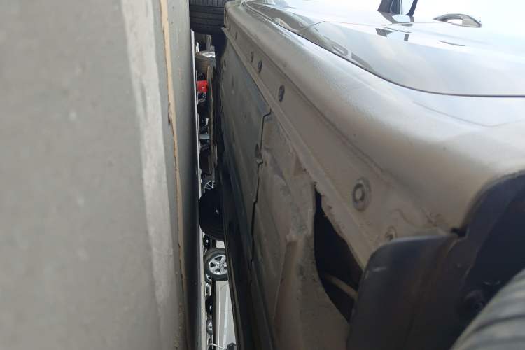 Used Kia K4 2015 1.8L Automatic DLX Special Left Side Sill