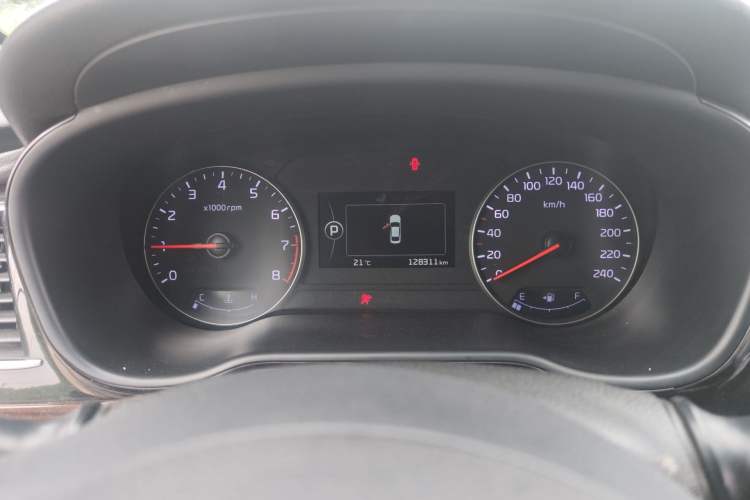 Used Kia K4 2015 1.8L Automatic DLX Special Odometer Close Up
