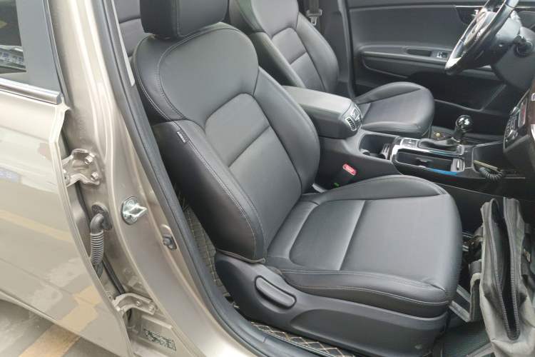 Used Kia K4 2015 1.8L Automatic DLX Special Right Front Seat