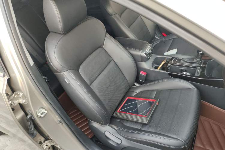 Used Kia K4 2015 1.8L Automatic DLX Special Right Front Seat
