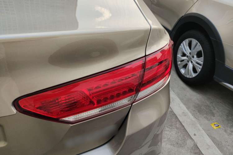 Used Kia K4 2015 1.8L Automatic DLX Special Right Rear Taillight