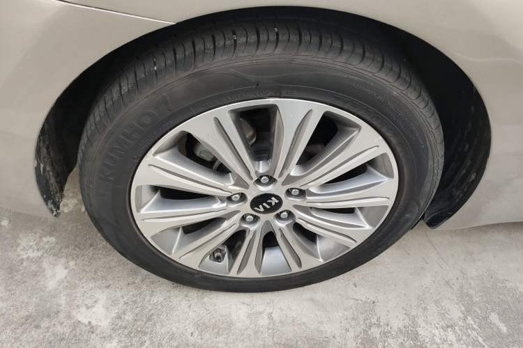 Used Kia K4 2015 1.8L Automatic DLX Special Right Rear Wheel Hub