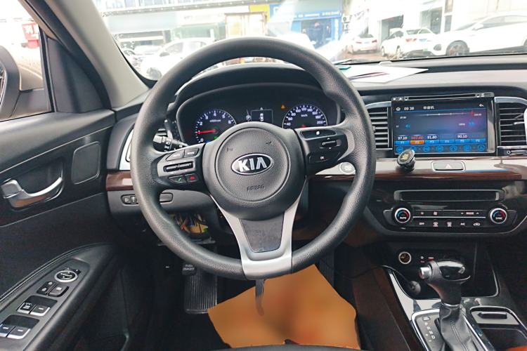 Used Kia K4 2015 1.8L Automatic GLS Special Steering Wheel