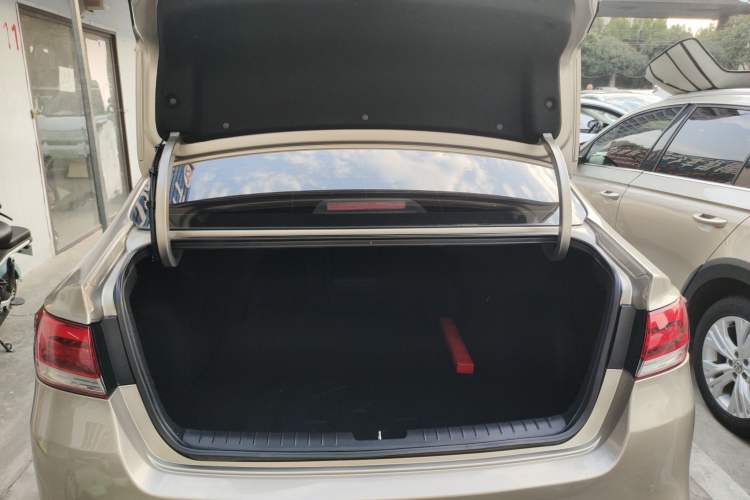 Used Kia K4 2015 1.8L Automatic DLX Special Trunk
