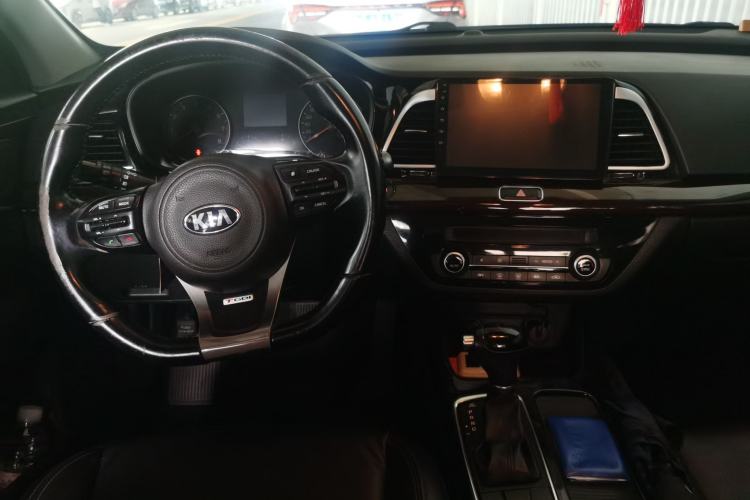 Used Kia K4 2017 1.6T Automatic T-DLX Turbo Center Console