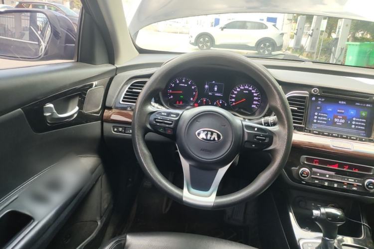 Used Kia K4 2017 1.8L Automatic GLS Special Steering Wheel