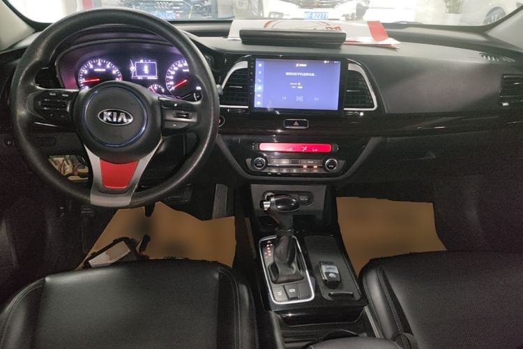 Used Kia K4 2017 1.8L Automatic GLS Special Center Console