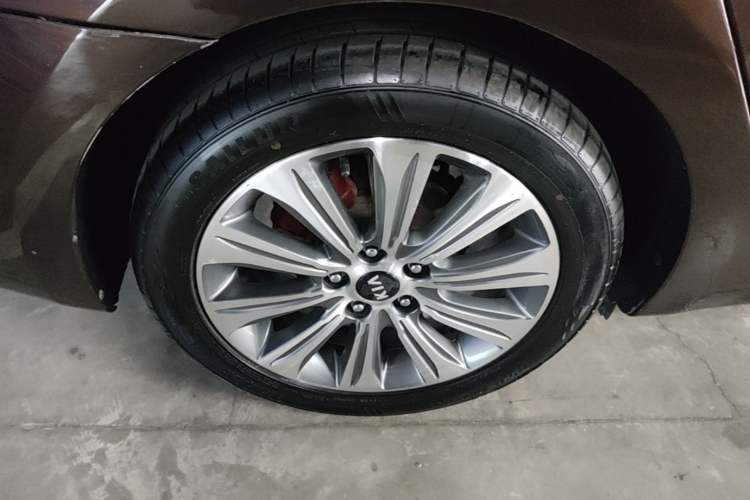 Used Kia K4 2017 1.8L Automatic GLS Special Right Rear Wheel Hub