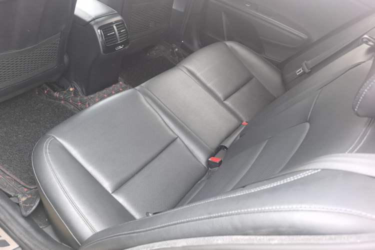 Used Kia K4 2017 1.6T Automatic T-DLX Turbo Interior 1