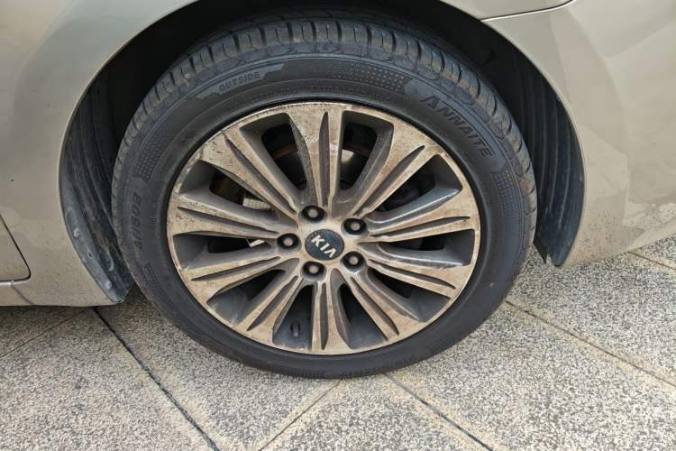 Used Kia K4 2017 1.8L Automatic GLS Special Right Front Wheel Hub