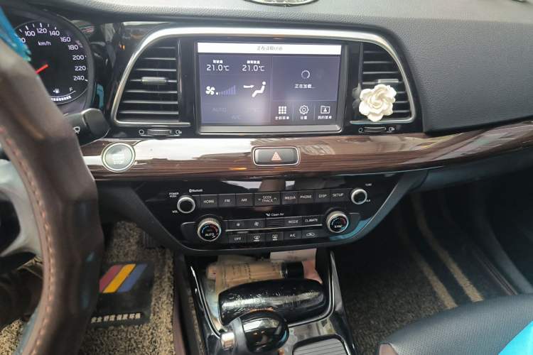 Used Kia K4 2017 1.8L Automatic DLX Special Audio And AC Panel